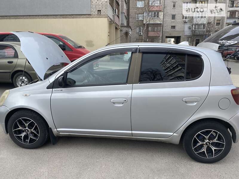 2003 toyota yaris