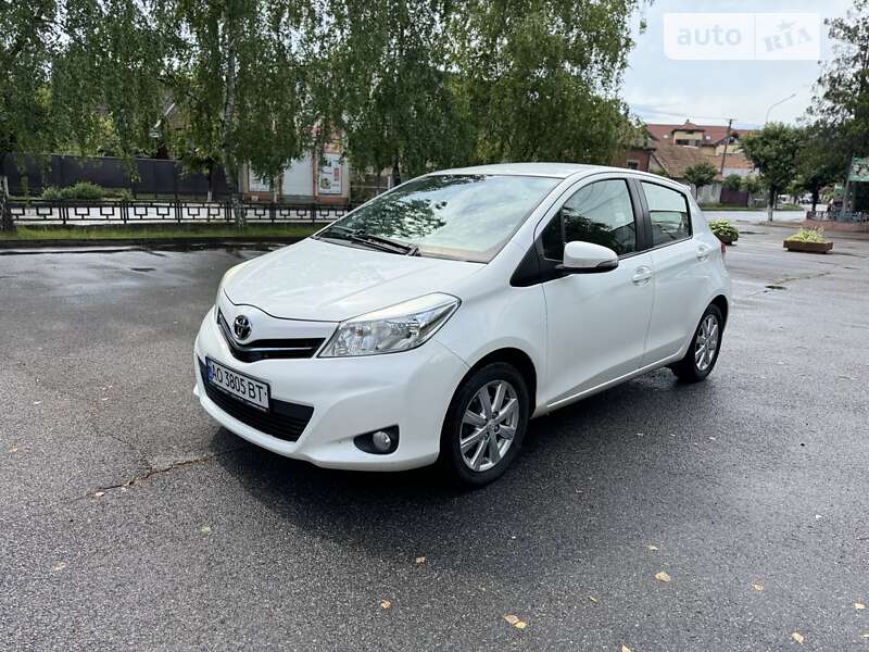 2012 toyota yaris