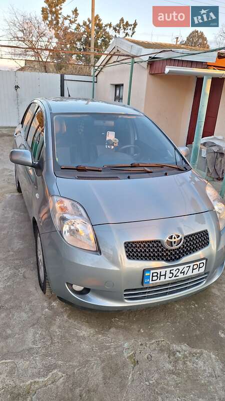 2005 toyota yaris