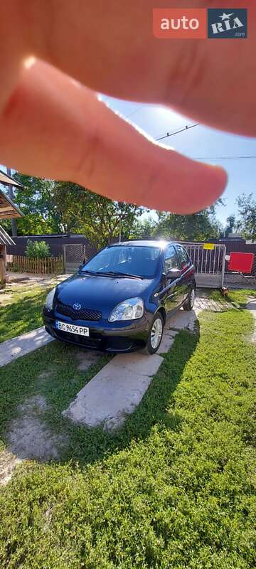 2004 toyota yaris
