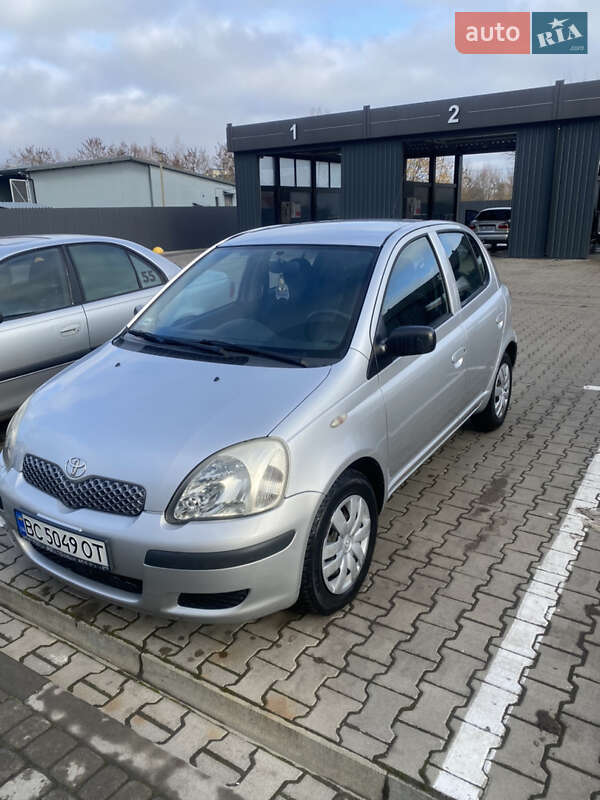 2004 toyota yaris