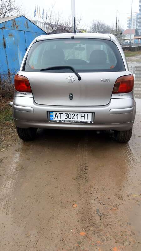 2004 toyota yaris