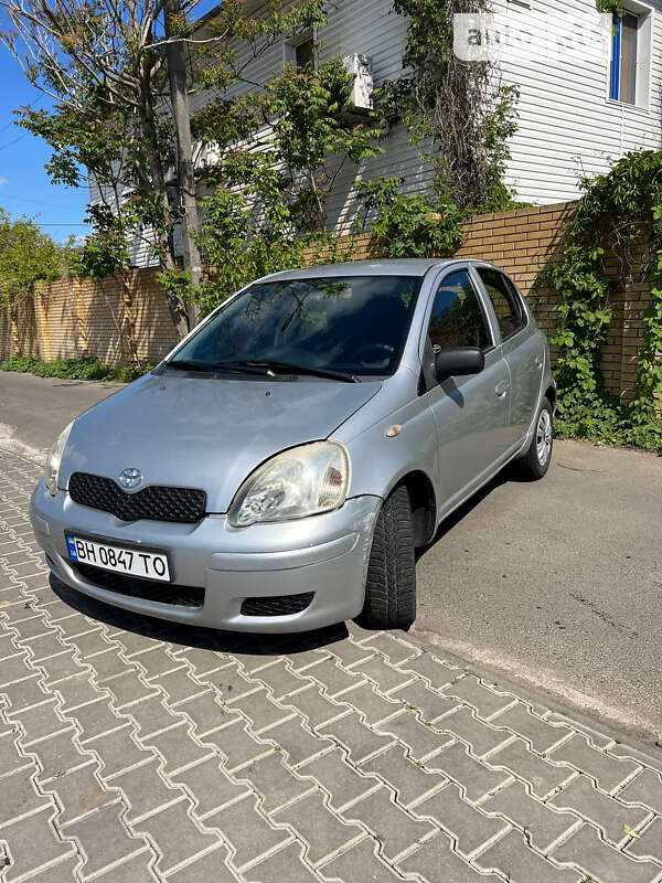 2004 toyota yaris