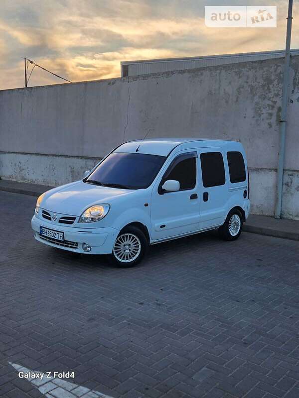 2005 nissan kubistar