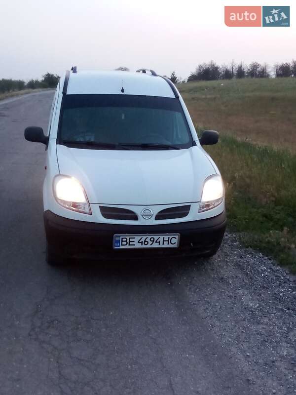 2004 nissan kubistar
