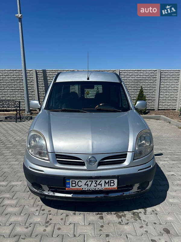 2004 nissan kubistar