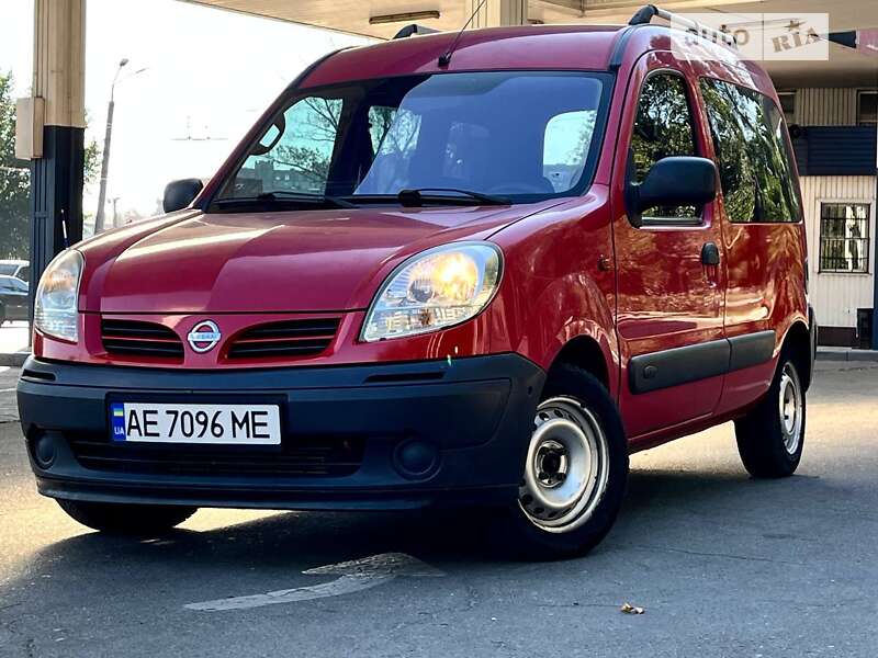 2004 nissan kubistar