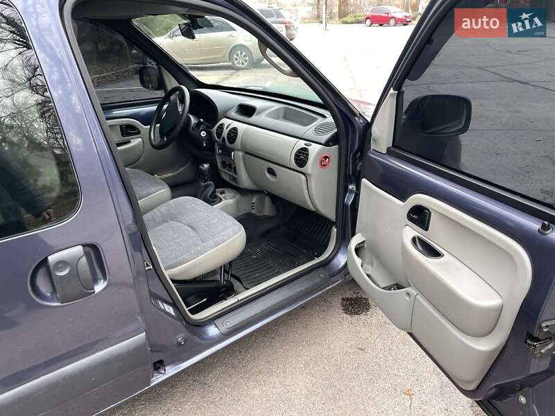 2003 nissan kubistar