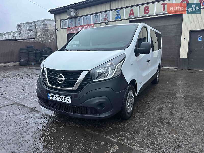 2018 nissan nv300