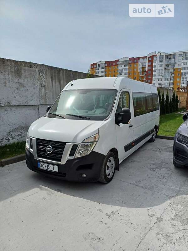 2014 nissan nv 400