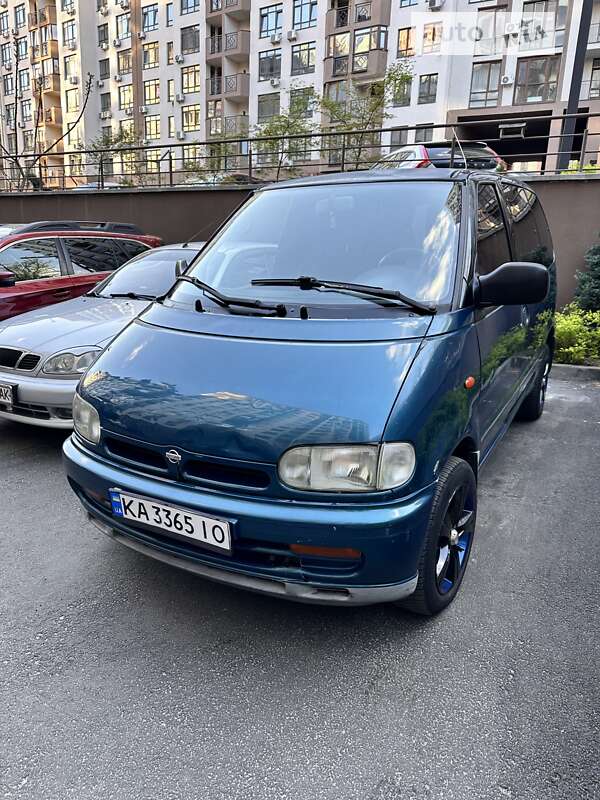 1994 nissan serena