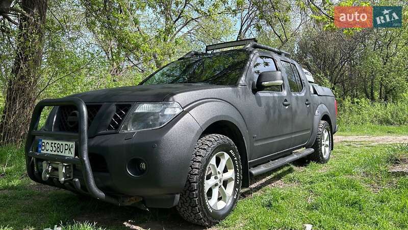 2010 nissan navara