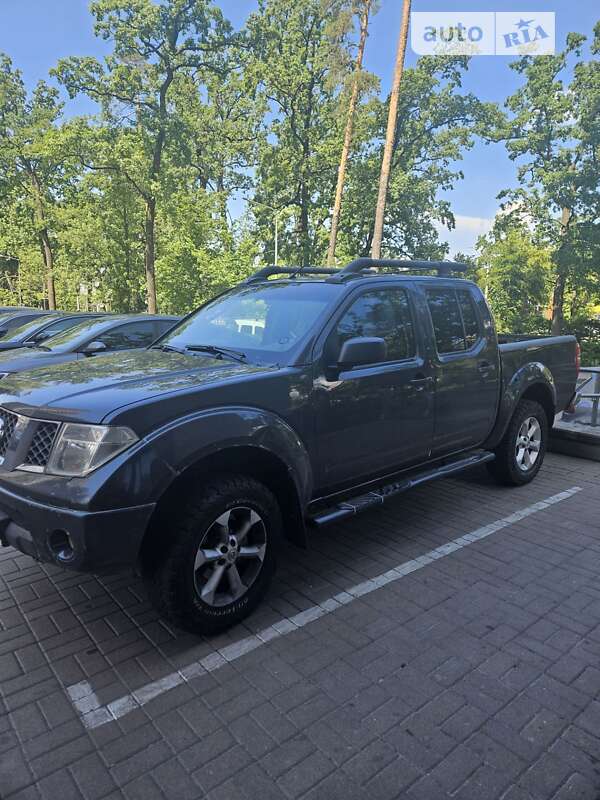 2005 nissan navara