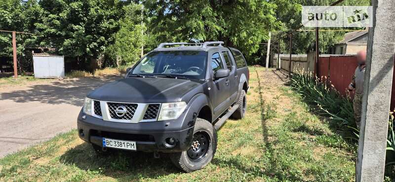 2005 nissan navara