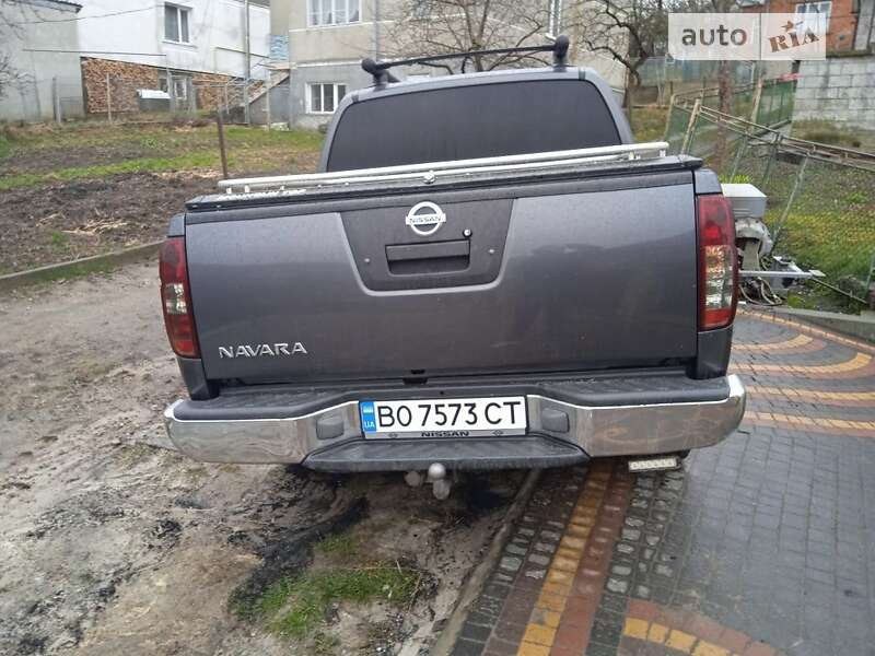 2005 nissan navara