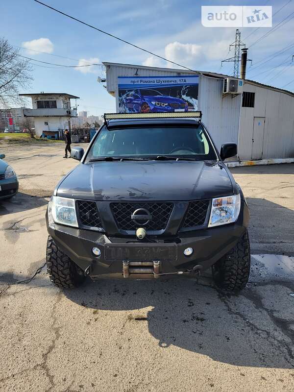 2006 nissan navara