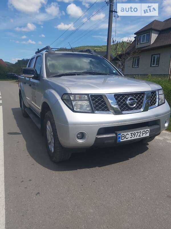 2007 nissan navara