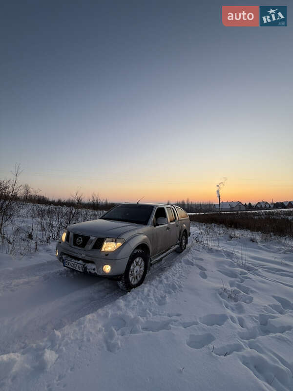 2008 nissan navara