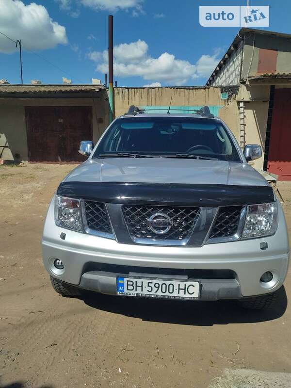 2008 nissan navara