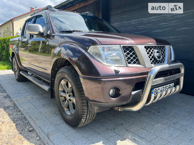 2008 nissan navara