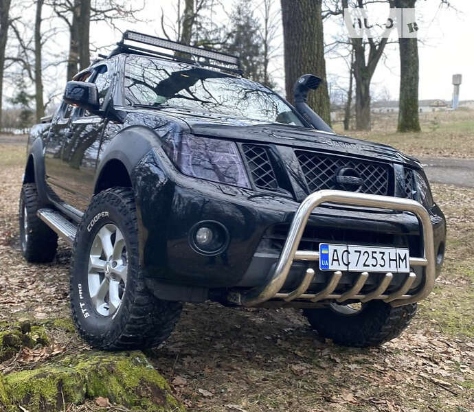 2010 nissan navara