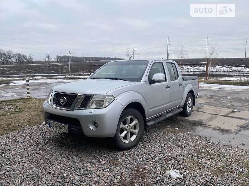 2011 nissan navara