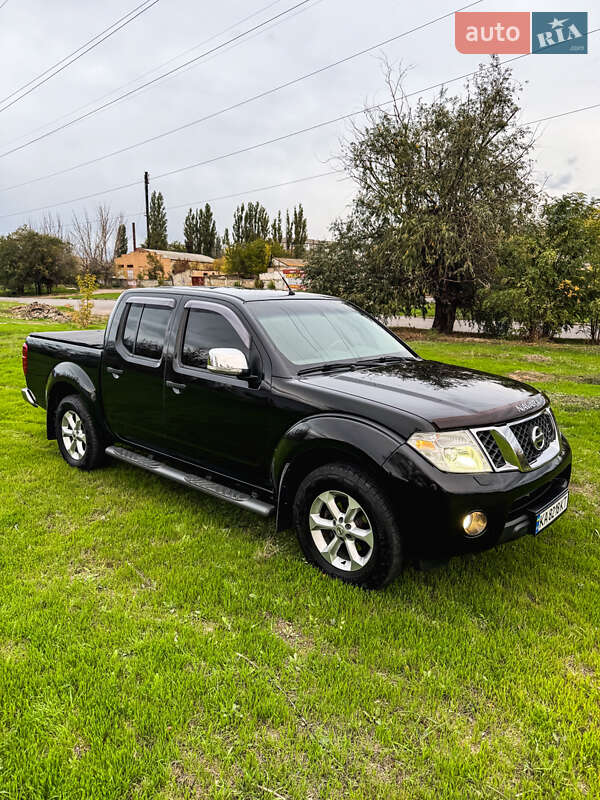 2011 nissan navara