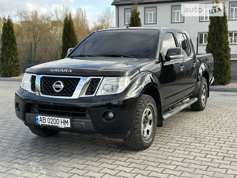 2011 nissan navara