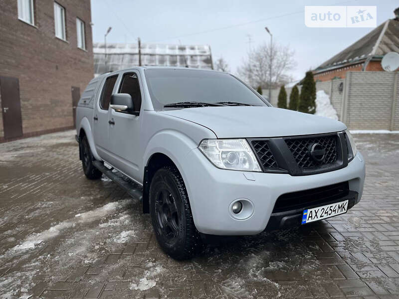 2012 nissan navara