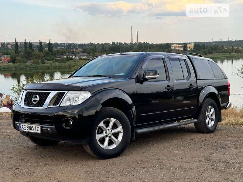2012 nissan navara