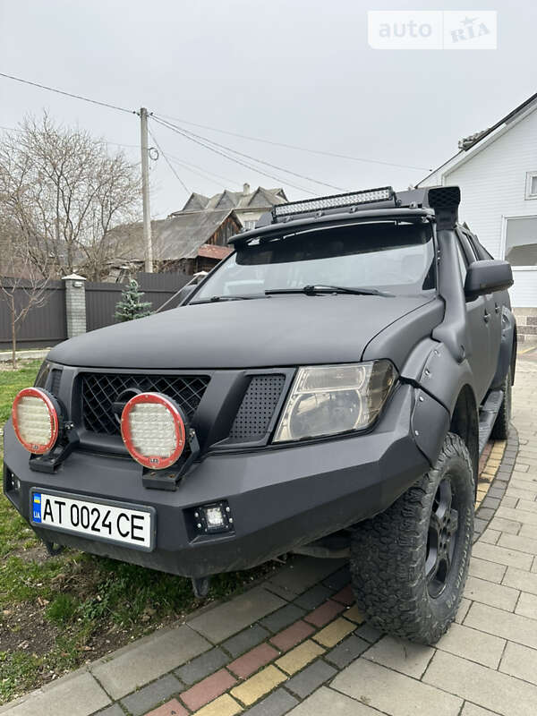 2012 nissan navara