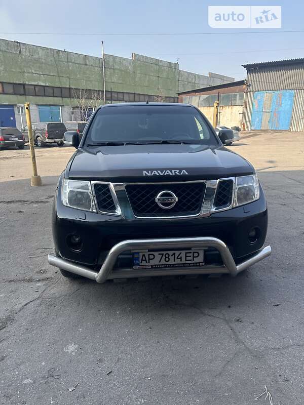 2012 nissan navara