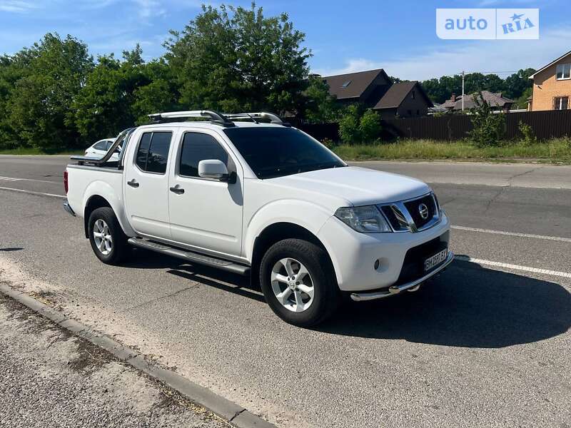 2014 nissan navara