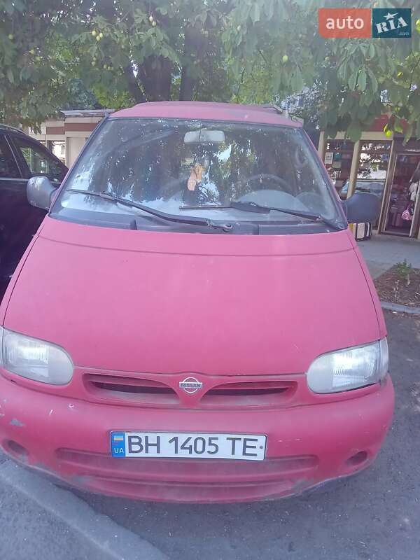 1997 nissan serena