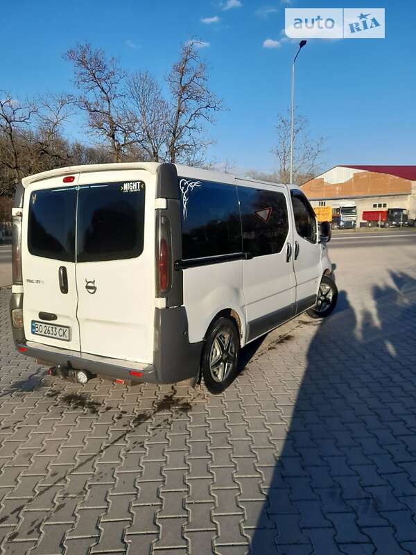 2004 nissan primastar