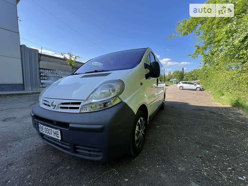 2004 nissan primastar