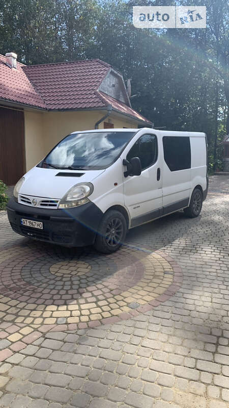 2004 nissan primastar