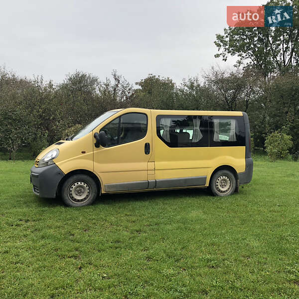 2004 nissan primastar