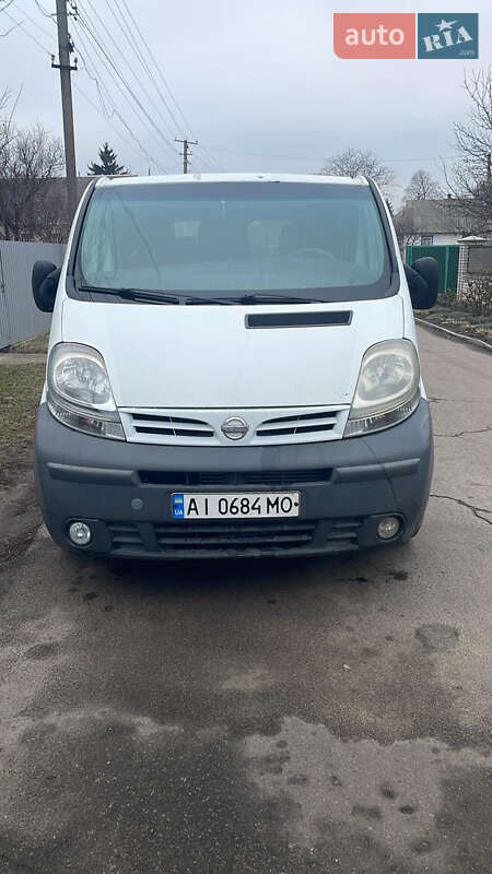 2004 nissan primastar