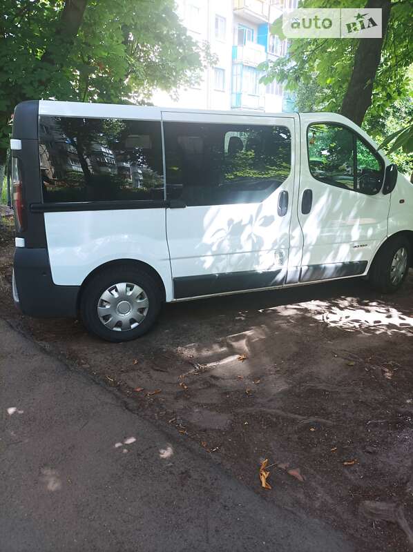 2005 nissan primastar
