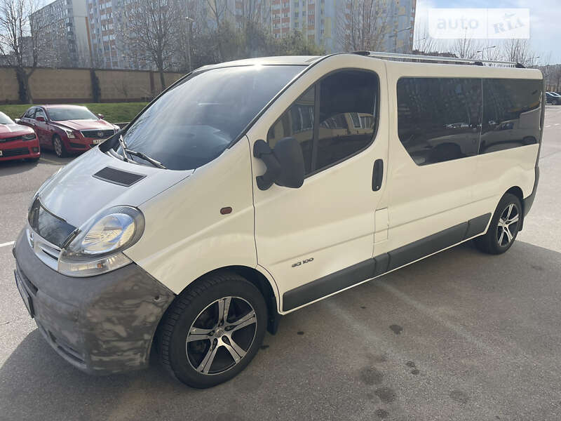 2004 nissan primastar
