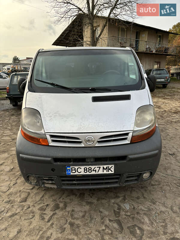 2004 nissan primastar