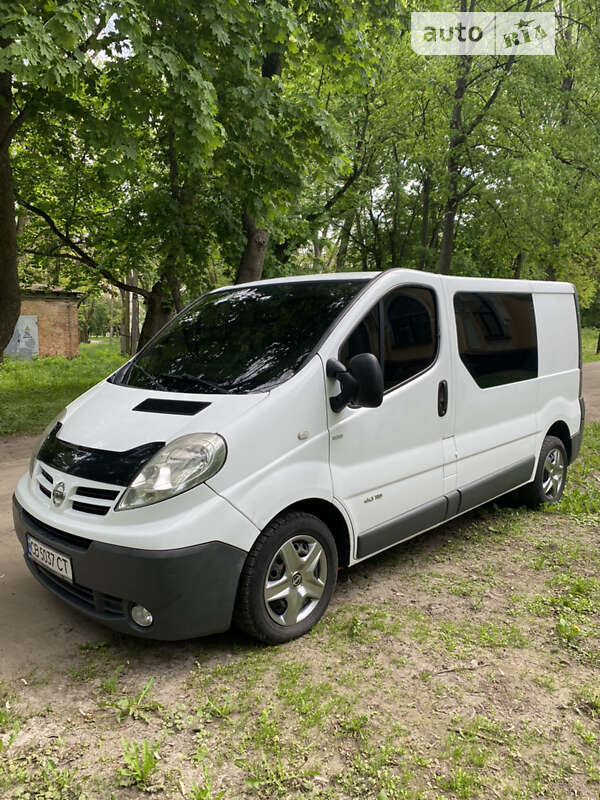 2008 nissan primastar