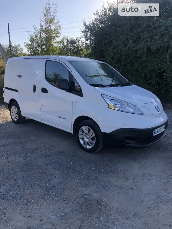 2016 nissan e-nv 200