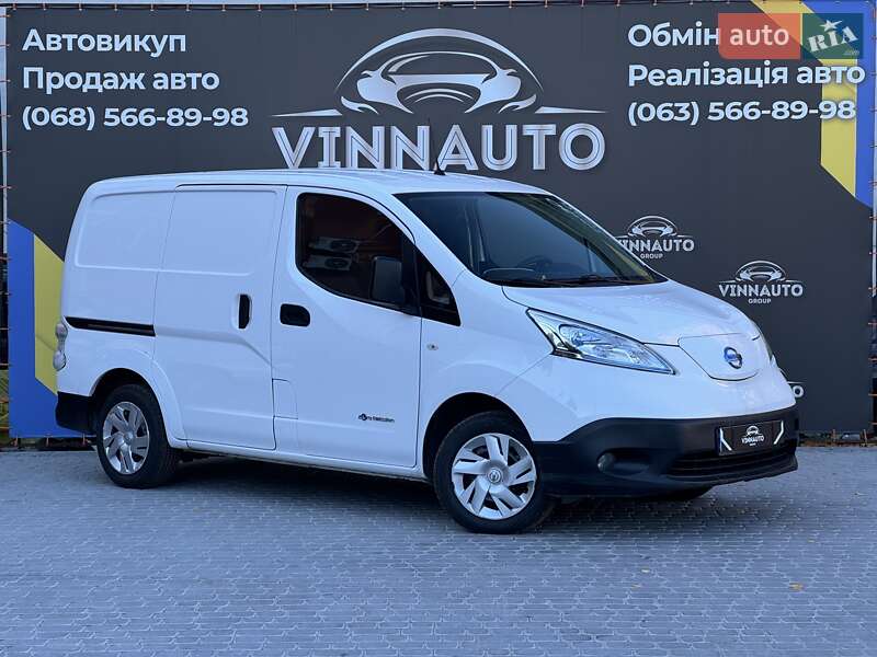 2017 nissan e-nv 200
