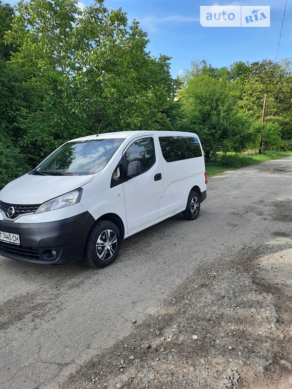 2014 nissan nv 200
