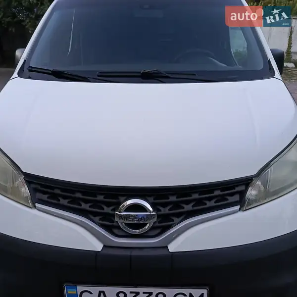 2014 nissan nv 200