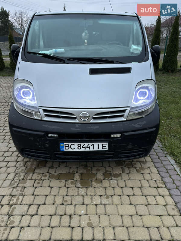 2006 nissan primastar