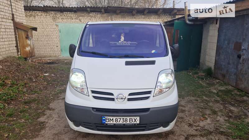 2009 nissan primastar