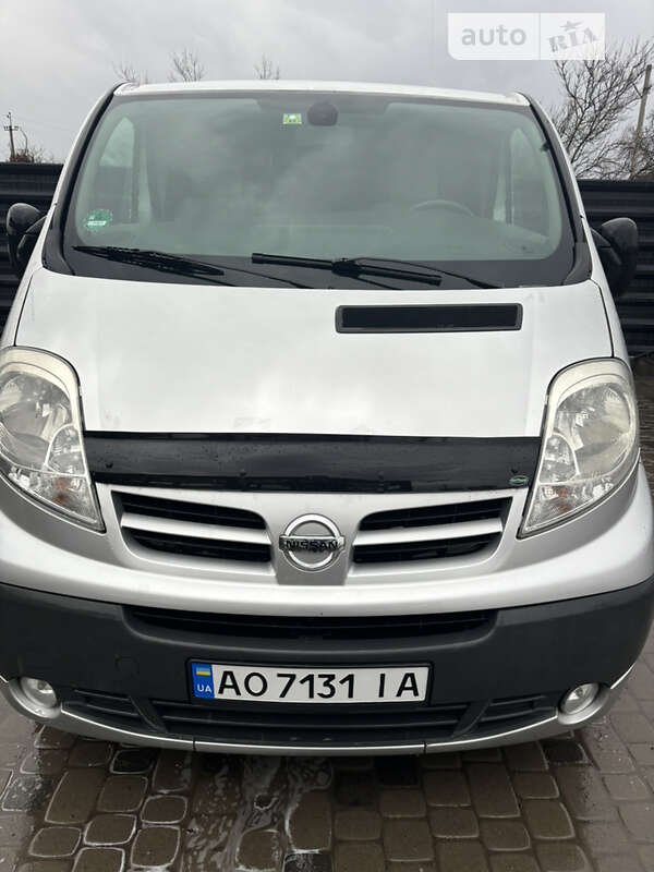 2008 nissan primastar